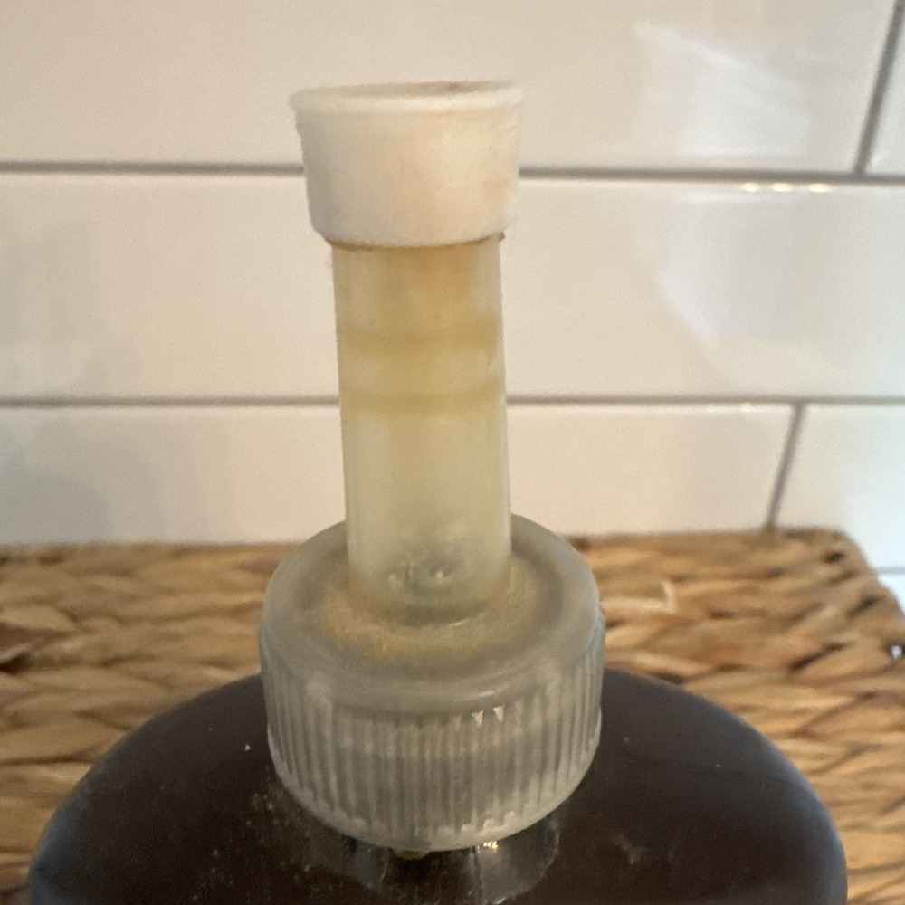 Vintage Franklin Hide Glue Bottle USA 8 Oz - Picture 2 of 5